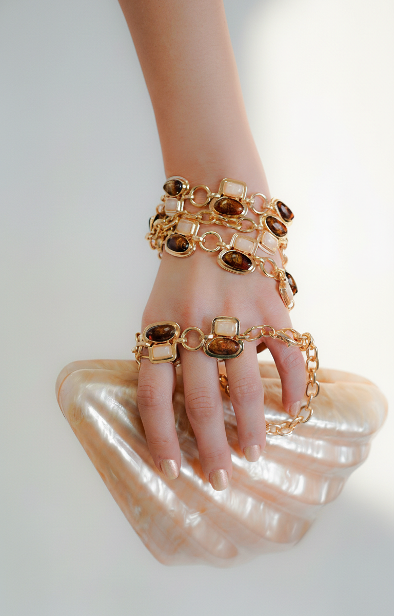 Ruby Red Stone Alternating Pattern Chain Belt