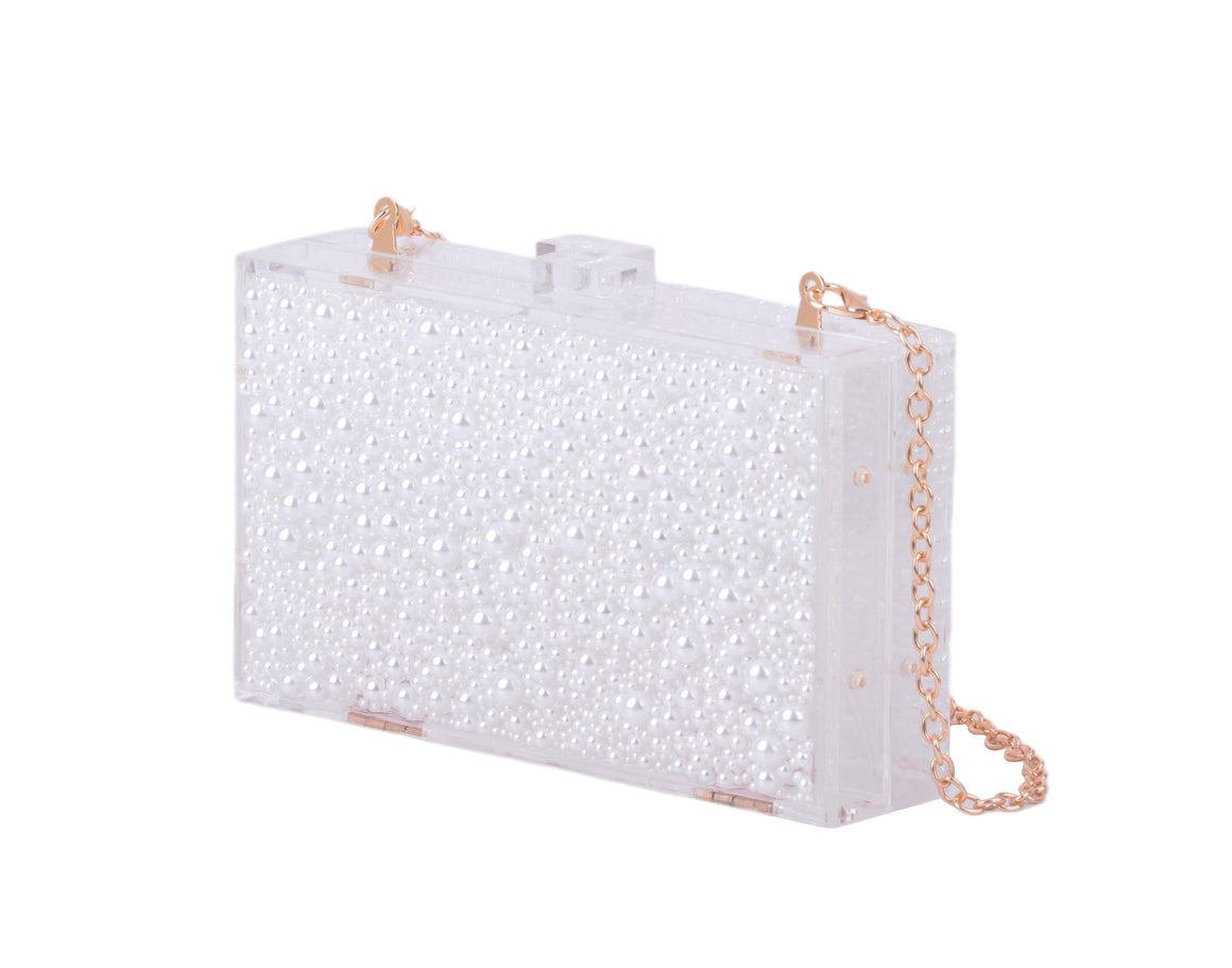1593 - Oceanic Opulence: All Over Seaside Pearls Clutch with Chain Strap