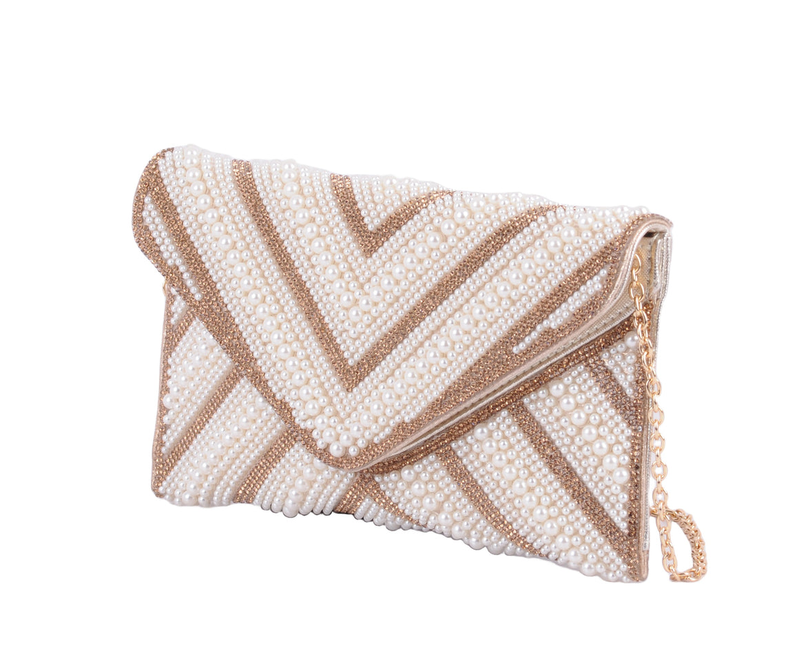 1597 - Chic Chevron Elegance: Beaded Pearl Envelope Clutch - A Timeless Fashion Accent
