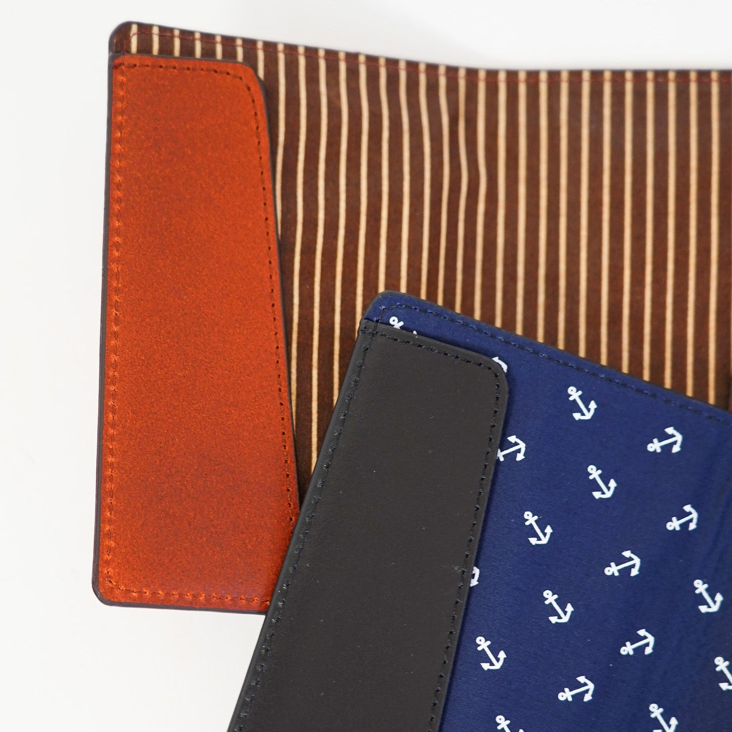 4031 - Leather Passport Holder