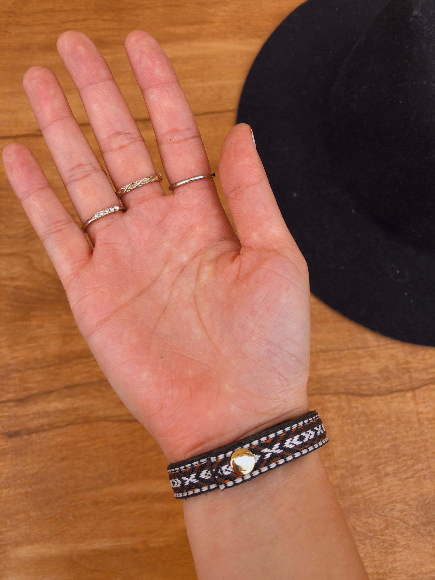 2076 - Born to be Wild & Free - Wholesale Bracelet - Most Wanted USA