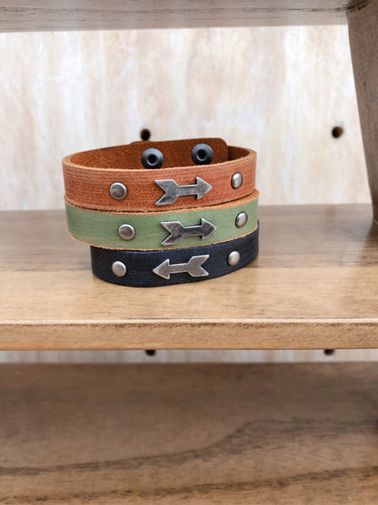 2090 - The Mini Arrow - Wholesale Bracelet - Most Wanted USA