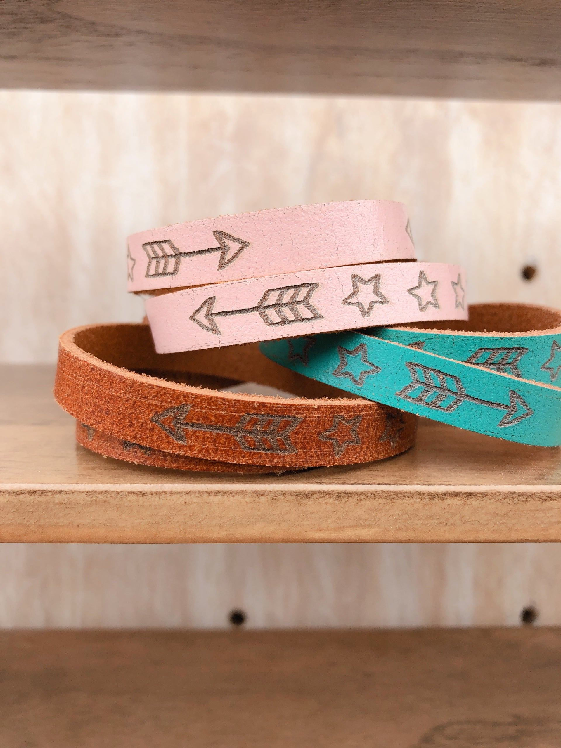 2112 - Arrow and Star tooled bracelet - Wholesale Bracelet - Most Wanted USA