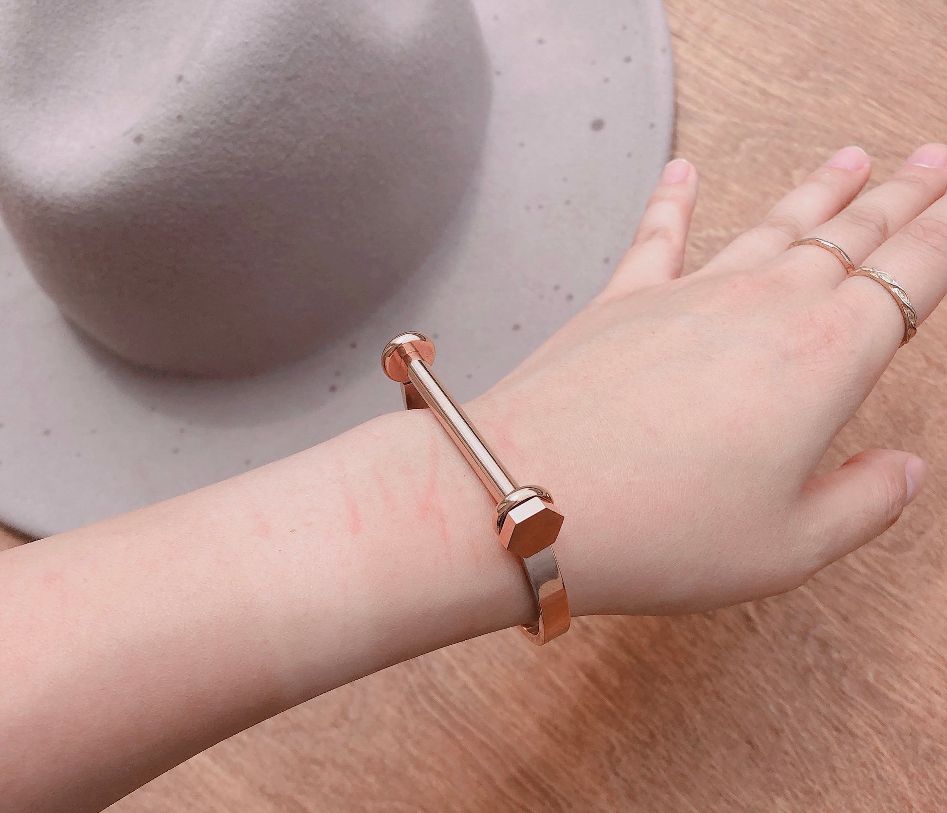 2117 - Hexagon Bar Bracelet - Wholesale Bracelet - Most Wanted USA