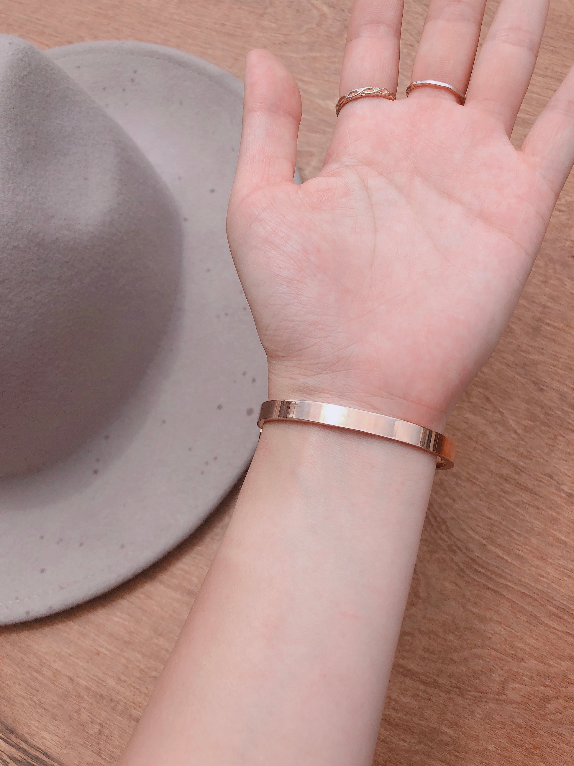 2117 - Hexagon Bar Bracelet - Wholesale Bracelet - Most Wanted USA