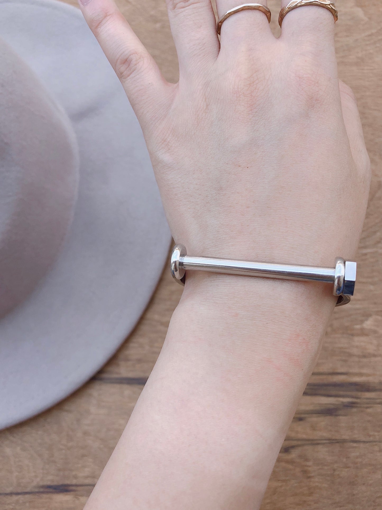2117 - Hexagon Bar Bracelet - Wholesale Bracelet - Most Wanted USA