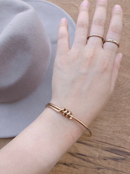2136 - Coil Bracelet - Prepack of 4 - Most Wanted USA