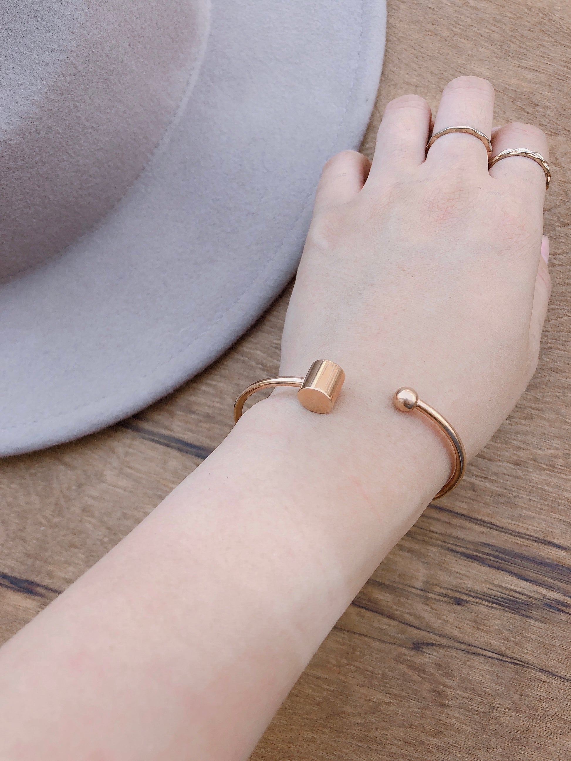 2137 - Simple Cuff Flex Bracelet - Prepack of 4 - Most Wanted USA